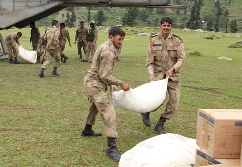 Pakistani Soldiers disaster relief operation